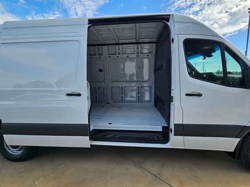 Used 2026 Mercedes-Benz Sprinter 2500 image 27
