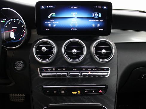 Used 2022 Mercedes-Benz GLC 300 4MATIC image 39