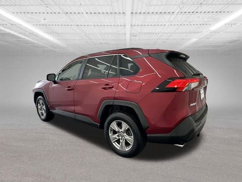 Used 2022 Toyota RAV4 XLE image 3