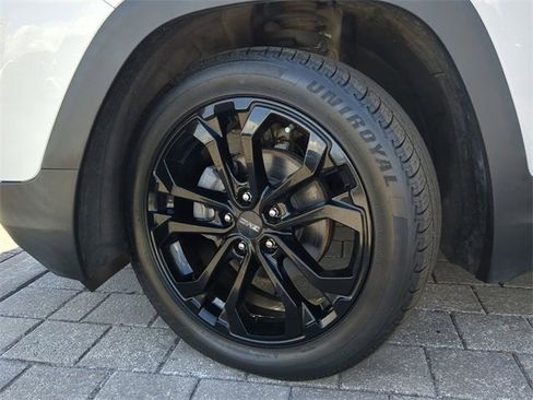 Used 2021 GMC Terrain SLT w/ Elevation Edition image 35