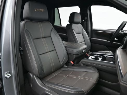 Used 2025 Chevrolet Tahoe High Country AWD/4WD image 29