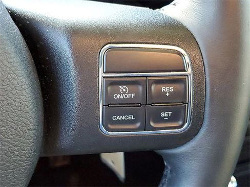 Used 2015 Jeep Wrangler Unlimited Rubicon w/ Connectivity Group image 9