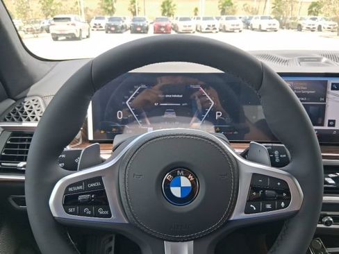 New 2027 BMW X7 xDrive40i w/ Executive Package AWD/4WD image 8