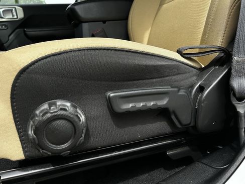 Used 2021 Jeep Gladiator Sport AWD/4WD image 29