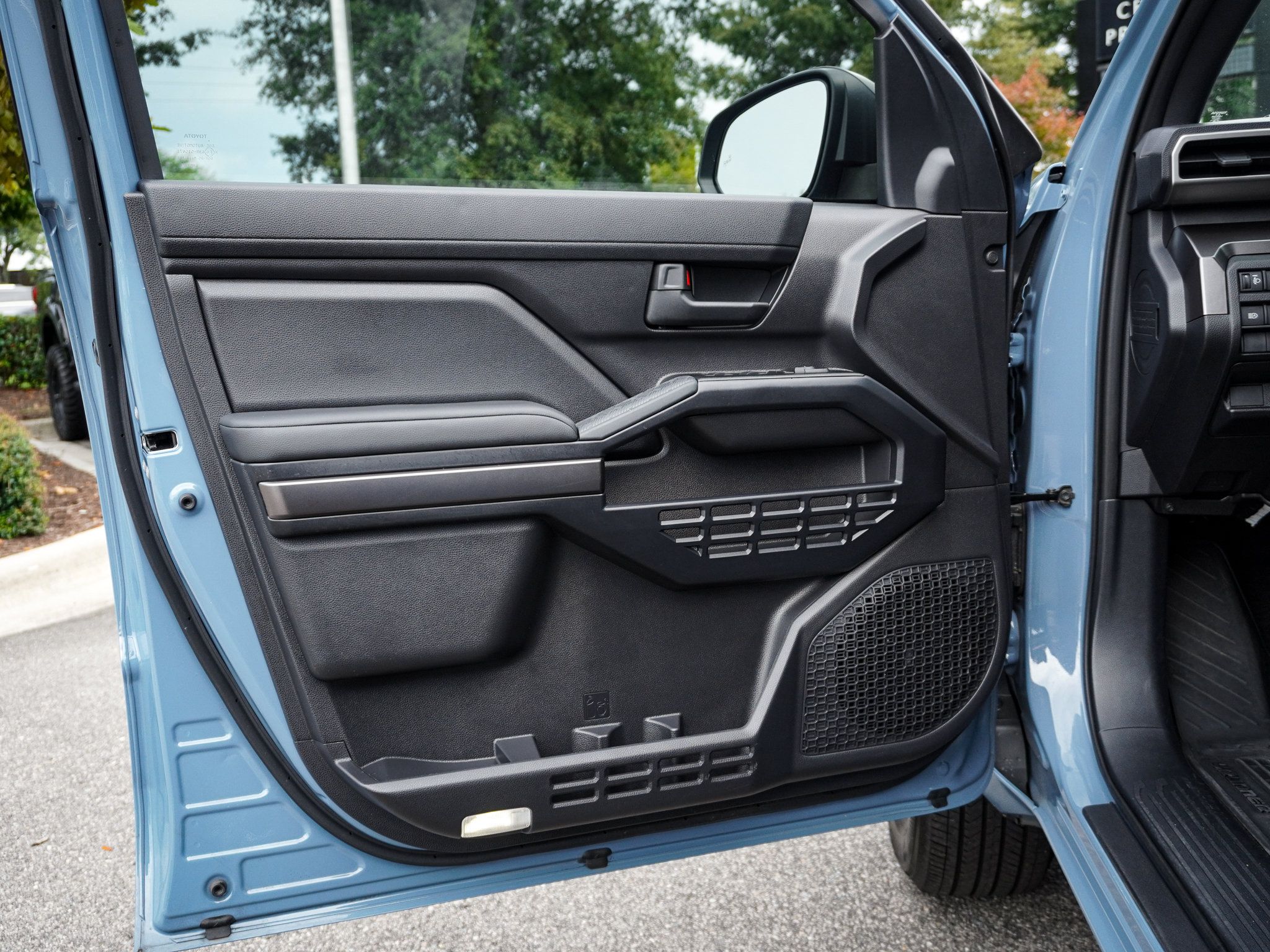 Used 2025 Toyota 4Runner SR5 RWD image 14