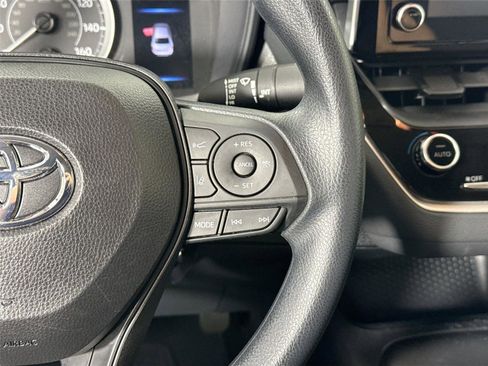 Used 2020 Toyota Corolla LE image 17