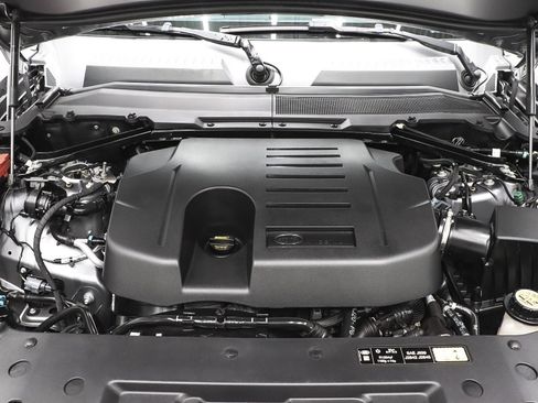 Used 2023 Land Rover Defender 130 X-Dynamic SE image 41