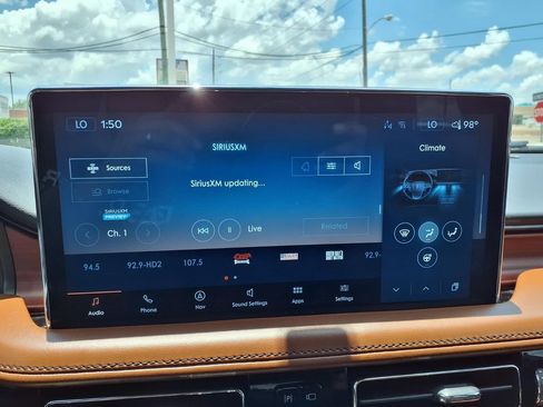 Used 2022 Lincoln Nautilus Reserve w/ Luxury Package FWD image 20