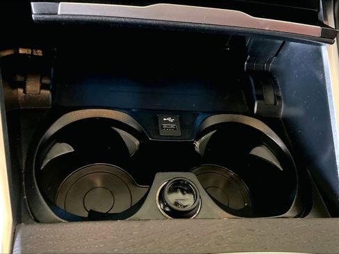 Used 2023 BMW 330i Sedan w/ Premium Package image 35