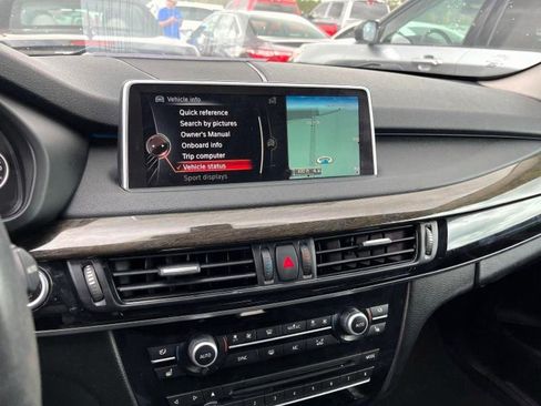 Used 2015 BMW X5 xDrive35d image 12