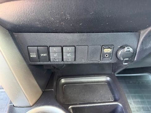 Used 2014 Toyota RAV4 Limited w/ Technology Package AWD/4WD image 24