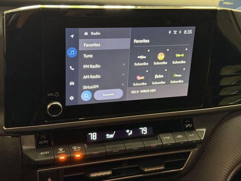 Used 2025 Toyota Camry SE FWD image 19