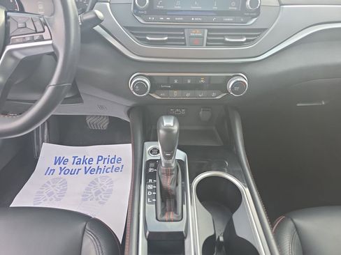 Used 2024 Nissan Altima 2.5 SR image 11