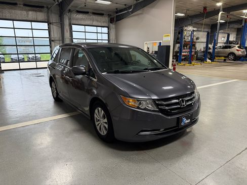 Used 2016 Honda Odyssey SE image 4
