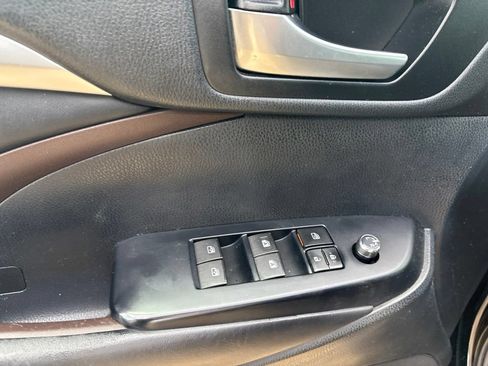 Used 2019 Toyota Highlander XLE AWD/4WD image 12