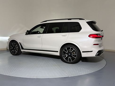 Used 2019 BMW X7 xDrive40i w/ Premium Package AWD/4WD image 3