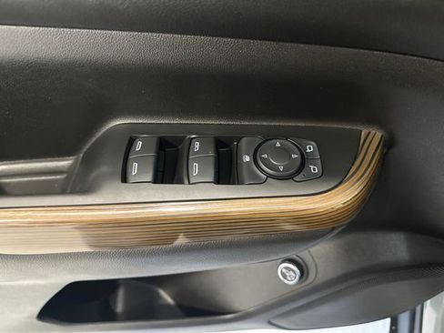 Used 2023 GMC Acadia SLE w/ Elevation Edition image 29