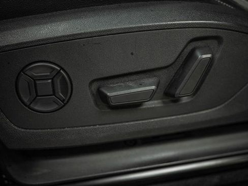 Used 2020 Audi Q3 2.0T Premium Plus w/ Premium Plus Package image 12