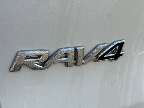 Used 2024 Toyota RAV4 SE image 52