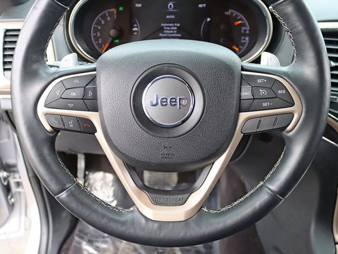 Used 2017 Jeep Grand Cherokee Overland AWD/4WD image 19