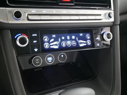 Used 2025 Genesis G70 2.5T w/ Sport Prestige Package image 23