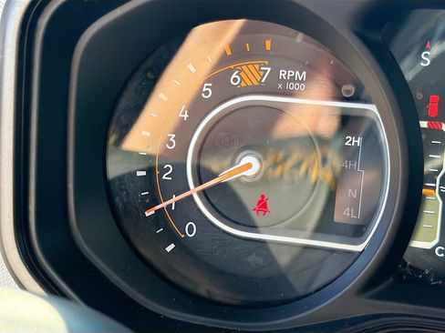 Used 2024 Jeep Wrangler Sahara image 37