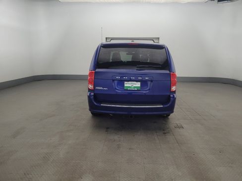 Used 2018 Dodge Grand Caravan SE w/ UConnect Hands-Free Group FWD image 6