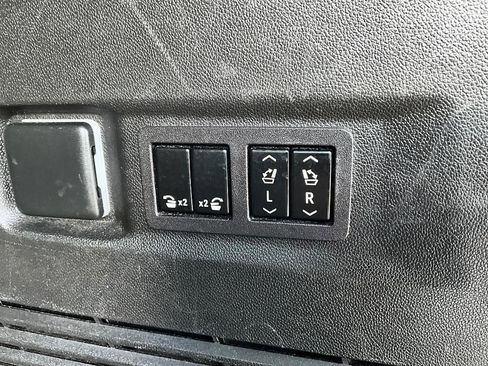 Used 2023 Chevrolet Tahoe High Country AWD/4WD image 8