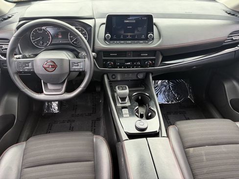 Used 2025 Nissan Rogue SV AWD/4WD image 15