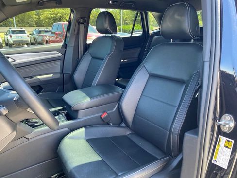 Used 2022 Volkswagen Atlas Cross Sport SE FWD image 21