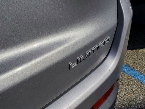 Used 2023 Jeep Compass Limited image 9