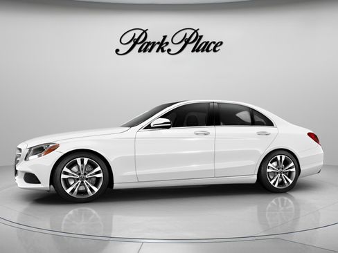 Used 2018 Mercedes-Benz C 300 Sedan image 4