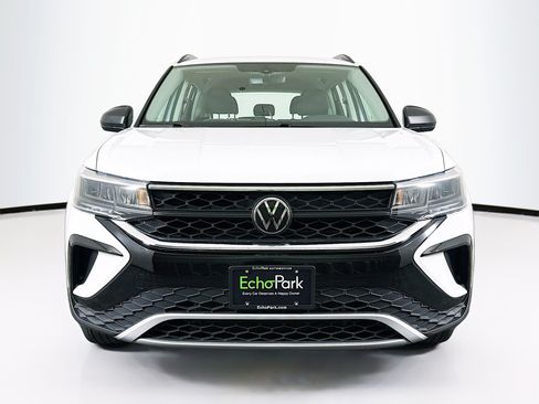 Used 2023 Volkswagen Taos S FWD image 2