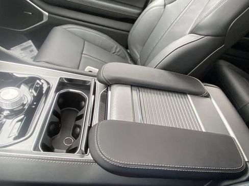 New 2024 Jeep Wagoneer L Series II image 21