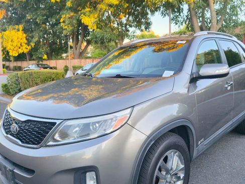 Used 2014 Kia Sorento LX AWD/4WD image 2
