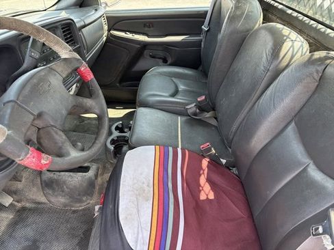 Used 2006 Chevrolet Silverado 3500 4x4 Regular Cab image 11