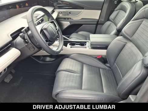 Used 2025 Lincoln Nautilus Reserve AWD/4WD image 18