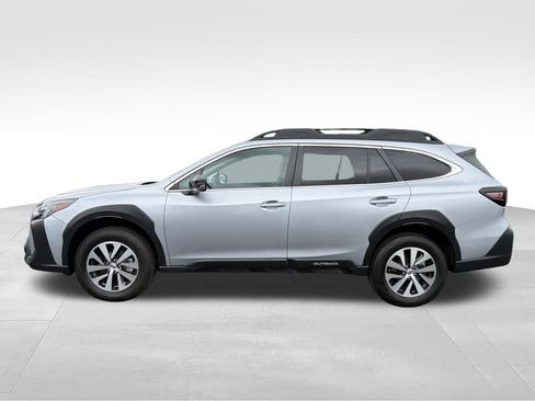 Used 2025 Subaru Outback Premium AWD/4WD image 4