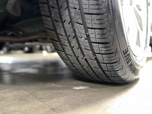 Used 2024 Honda CR-V EX-L image 13