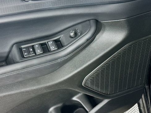 Certified 2024 Jeep Grand Cherokee Altitude AWD/4WD image 27
