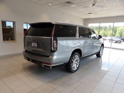 Used 2023 Cadillac Escalade ESV Premium Luxury Platinum w/ LPO, Radiant Package image 6