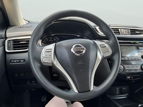 Used 2014 Nissan Rogue SV AWD/4WD image 16