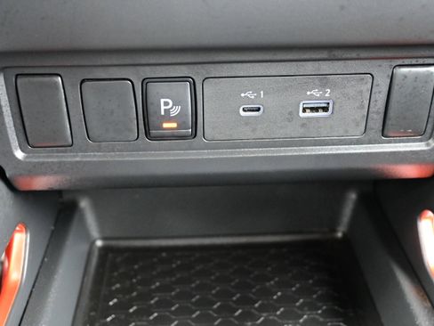 Certified 2025 Nissan Frontier PRO-4X w/ Interior Protection Package image 29