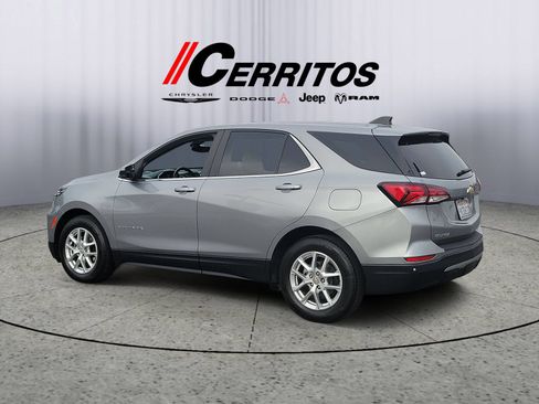 Used 2024 Chevrolet Equinox LT w/ Driver Convenience Package FWD image 2