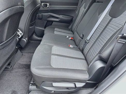 Used 2023 Kia Sorento LX FWD image 24