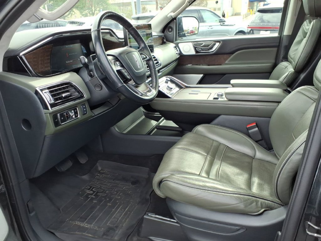 Used 2024 Lincoln Navigator L Black Label AWD/4WD image 10