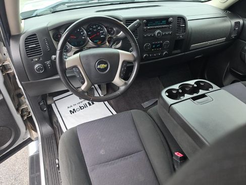 Used 2011 Chevrolet Silverado 1500 LT w/ All-Star Edition AWD/4WD image 9