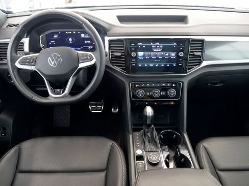 Used 2023 Volkswagen Atlas Cross Sport SEL R-Line AWD/4WD image 17