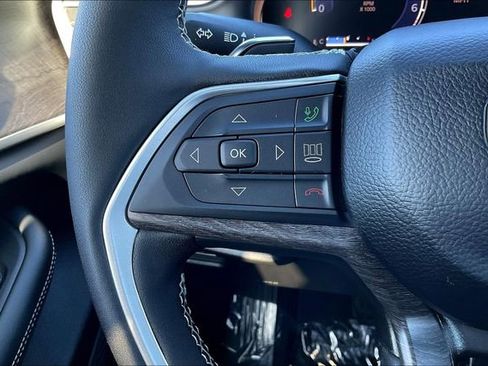 New 2024 Jeep Grand Cherokee Limited w/ Black Appearance Package image 18