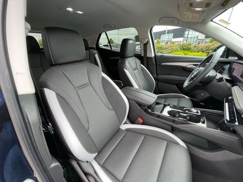Used 2025 Buick Envision Sport Touring AWD/4WD image 31